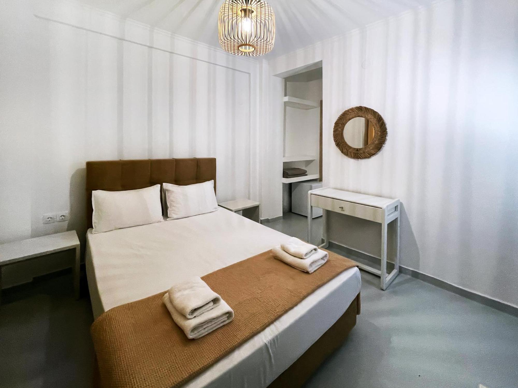 Theo Bungalows Boutique Hotel Kriopigi Bilik gambar